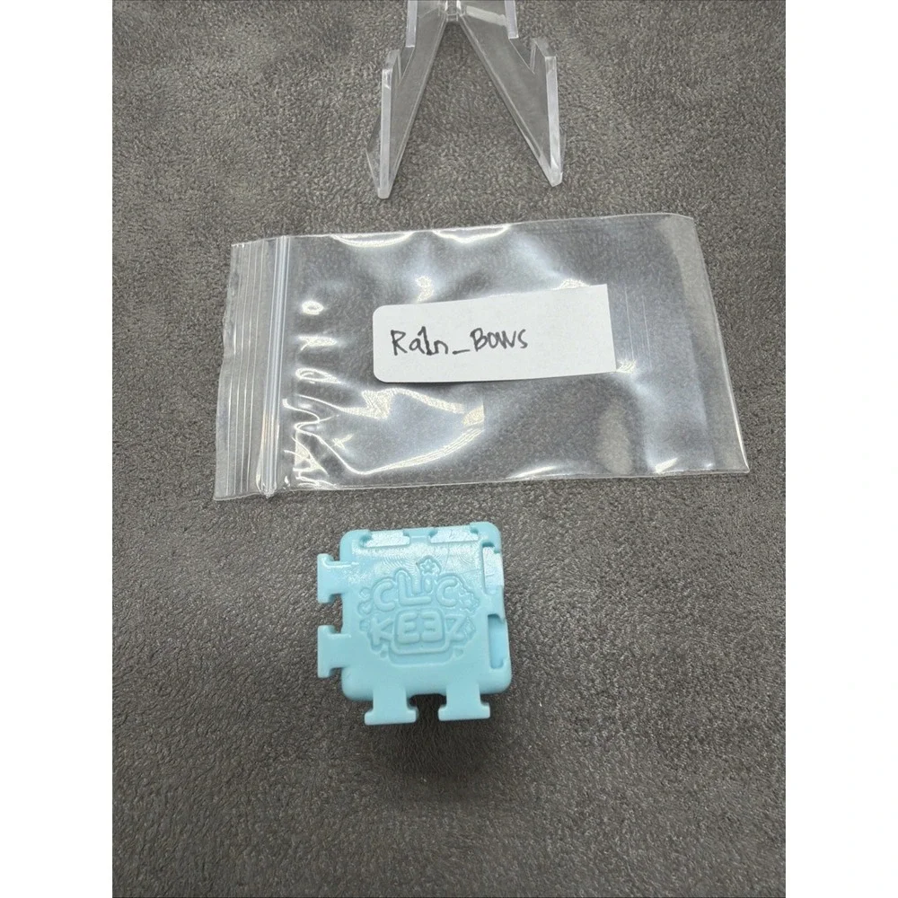 Clickeez Series 1 Kawaii Dreams Ra1n_Bows Single Key